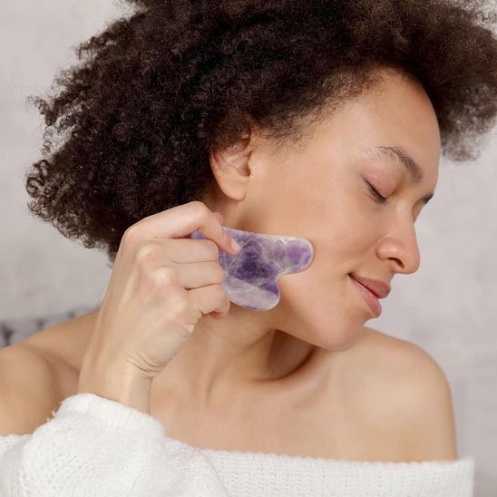 gua-sha-amethyste-massage