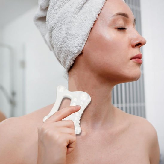 gua-sha-lymphatique-cou-massage