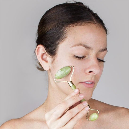 pierre-gua-sha-visage-jade-vert