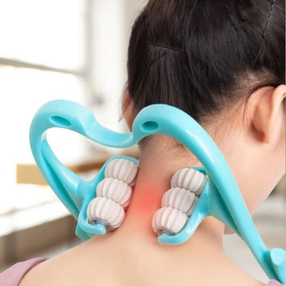 rouleau-de-massage-bleu-cou-douleurs