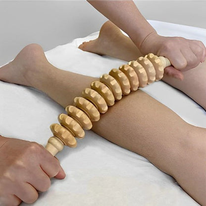 rouleau-de-massage-bois-jambes