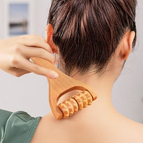 rouleau-de-massage-cou-bois-naturel
